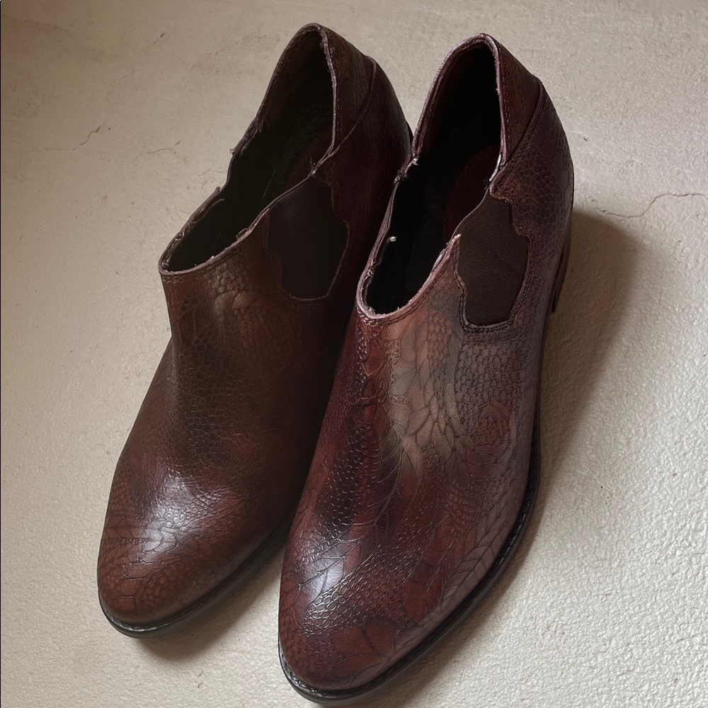 Women’s Anthropologie Wolverine Alice brown leather slip on ankle boots 7.5